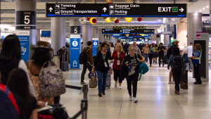El Aeropuerto Internacional de Miami sumó nuevas líneas de inspección en controles de seguridad